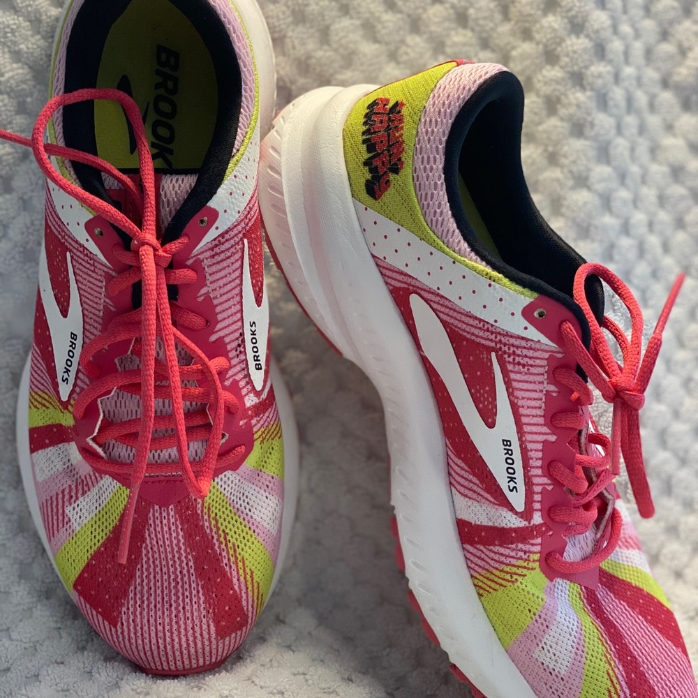 Brooks Launch 6 Happy Run Special Running Shoe